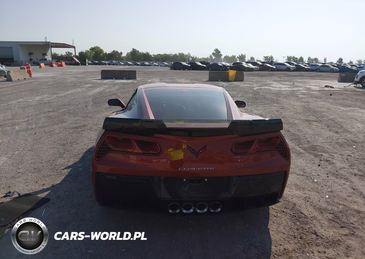 2015 Chevrolet Corvette Stingray Z51 VIN:1G1YM2D71F5120694 - 17