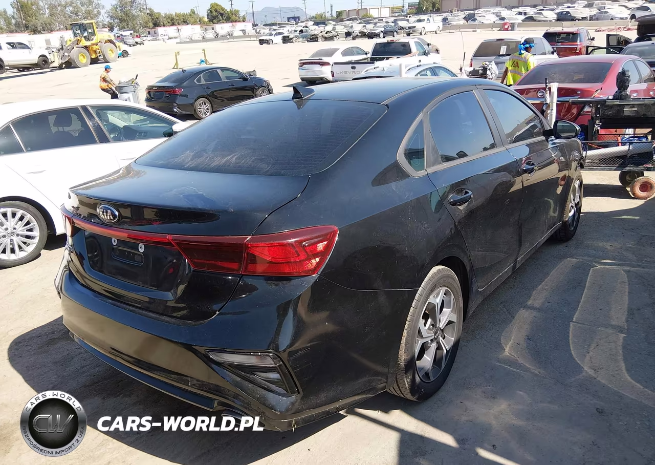 2019 Kia Forte Lxs VIN:3KPF24AD4KE091720 - 4