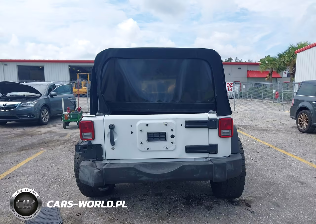 2014 Jeep Wrangler Unlimited Sport VIN:1C4HJWDG2EL113514 - 17