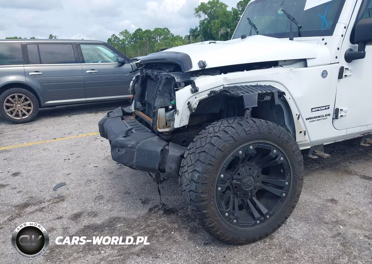 2014 Jeep Wrangler Unlimited Sport VIN:1C4HJWDG2EL113514 - 6