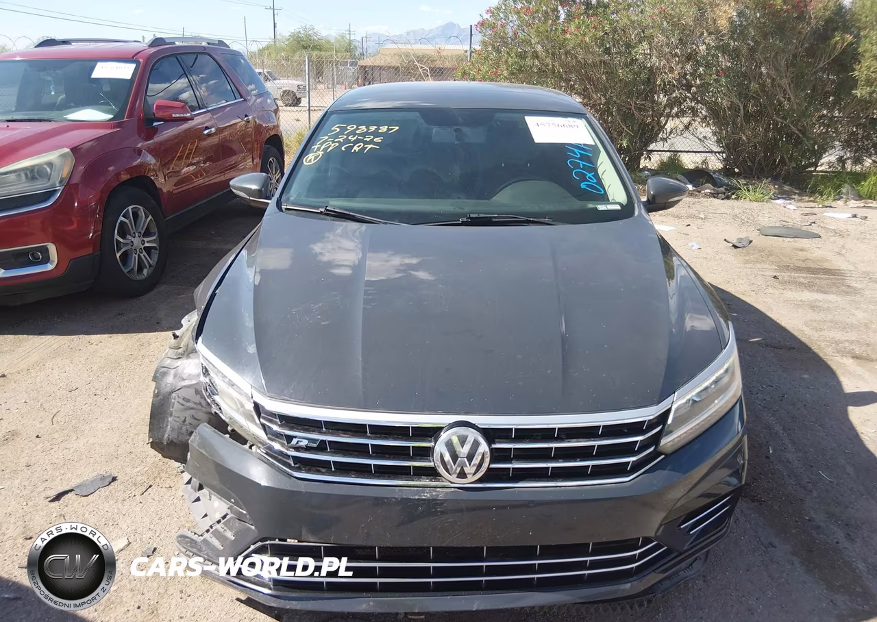 2017 Volkswagen Passat 1.8T R-Line VIN:1VWDT7A3XHC027417 - 11