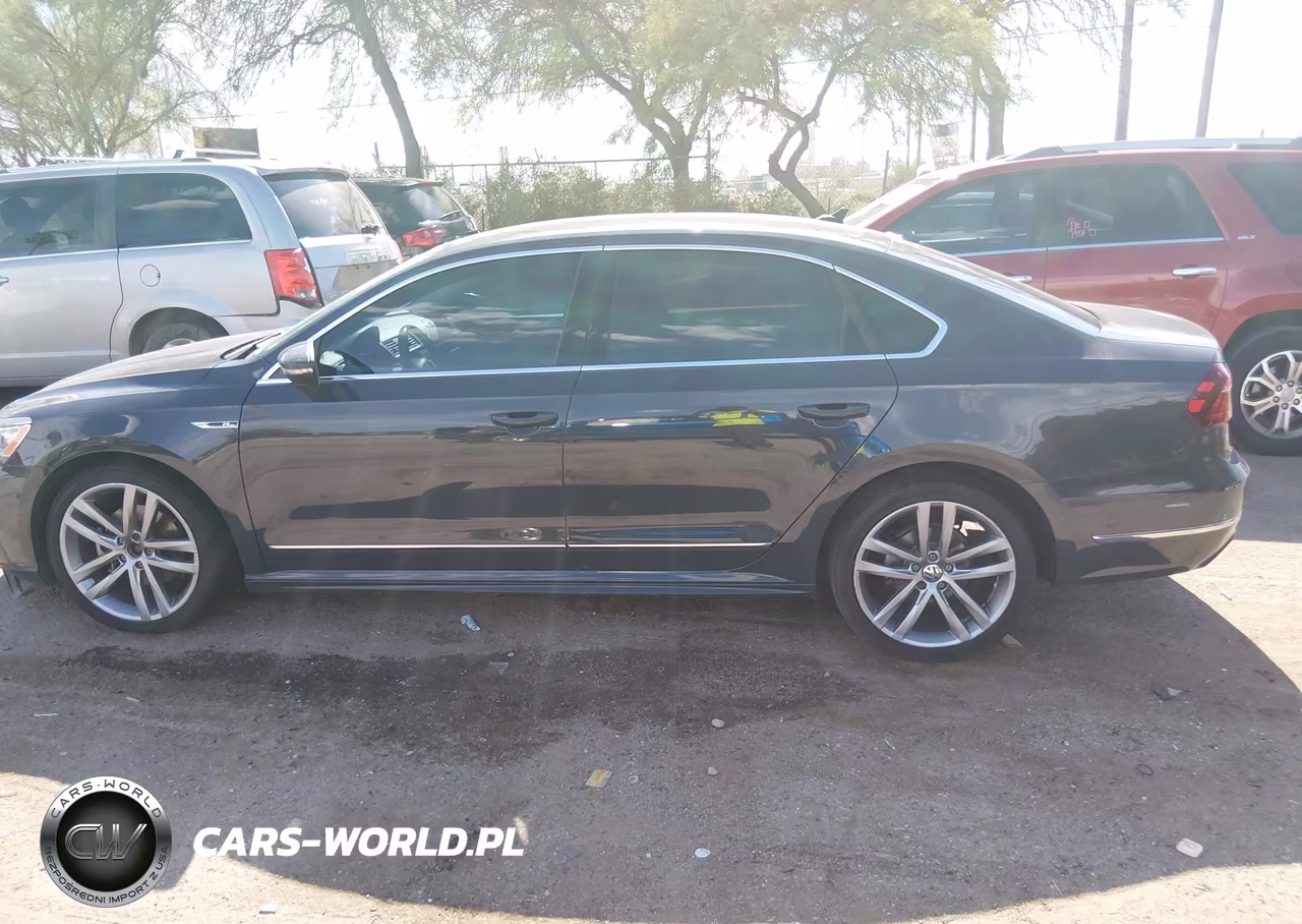 2017 Volkswagen Passat 1.8T R-Line VIN:1VWDT7A3XHC027417 - 13