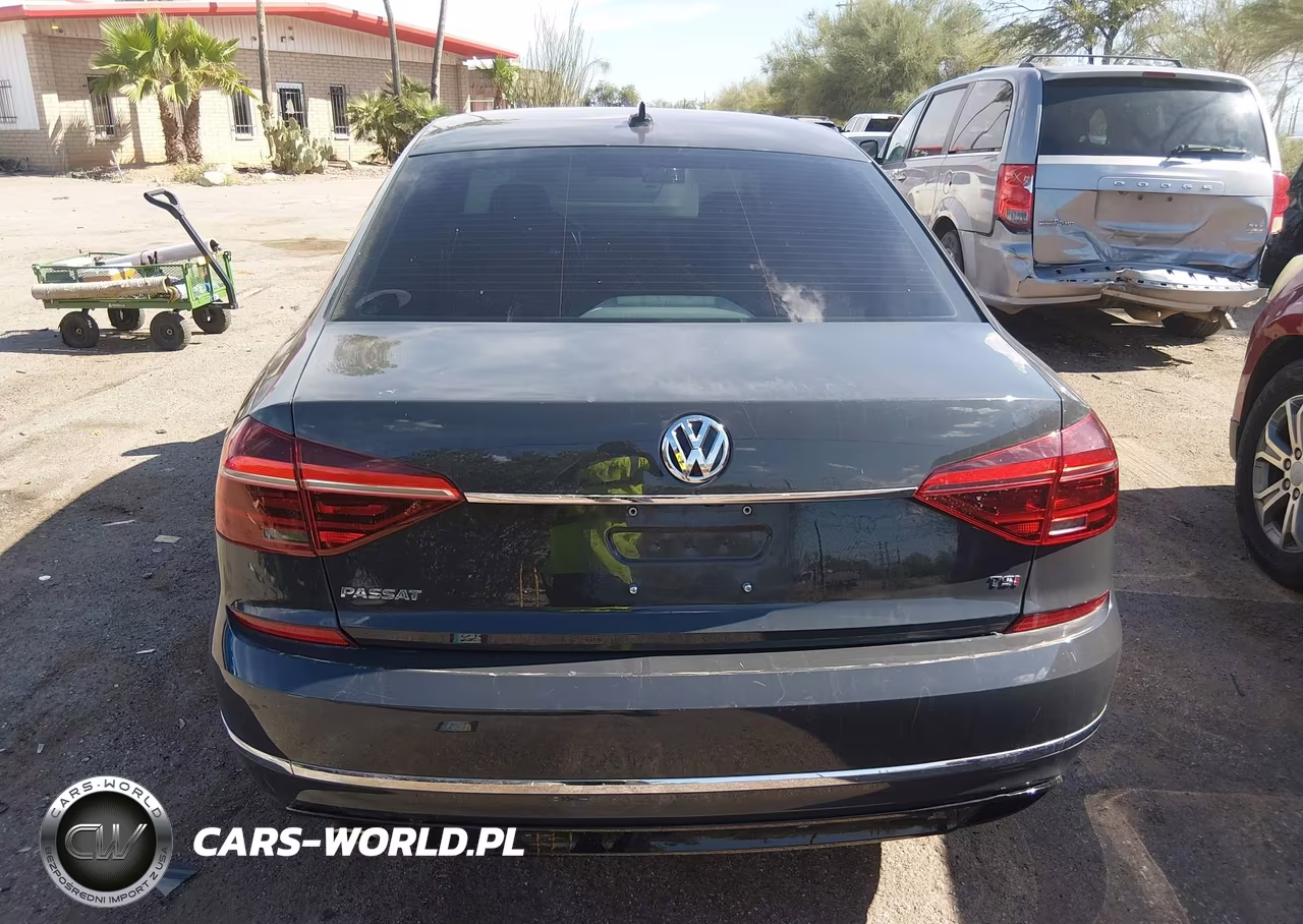 2017 Volkswagen Passat 1.8T R-Line VIN:1VWDT7A3XHC027417 - 15