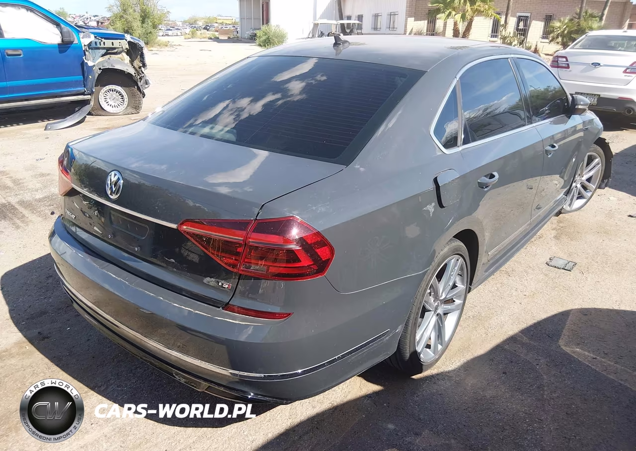 2017 Volkswagen Passat 1.8T R-Line VIN:1VWDT7A3XHC027417 - 4