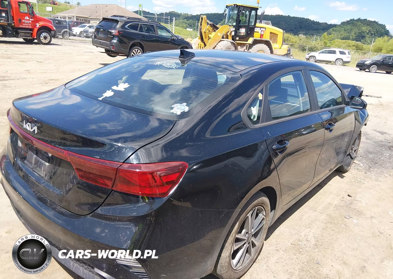 2023 Kia Forte Lxs VIN:3KPF24AD4PE612491 - 4