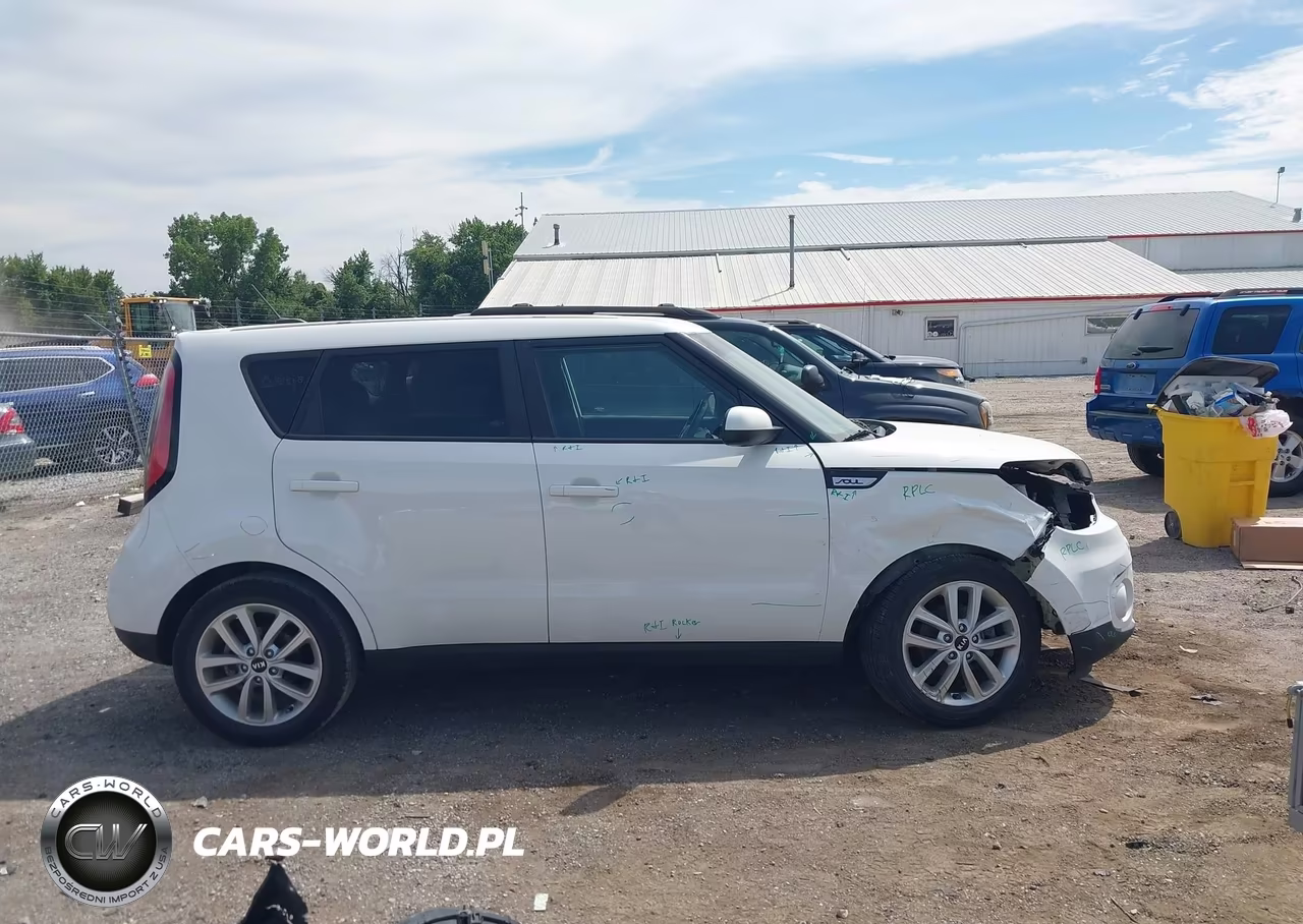 2018 Kia Soul + VIN:KNDJP3A5XJ7893248 - 14