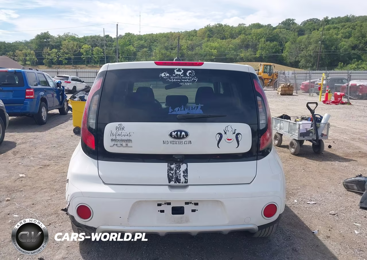 2018 Kia Soul + VIN:KNDJP3A5XJ7893248 - 17