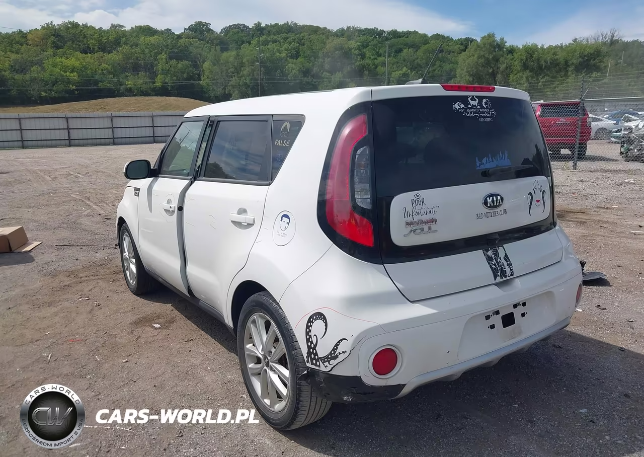 2018 Kia Soul + VIN:KNDJP3A5XJ7893248 - 3
