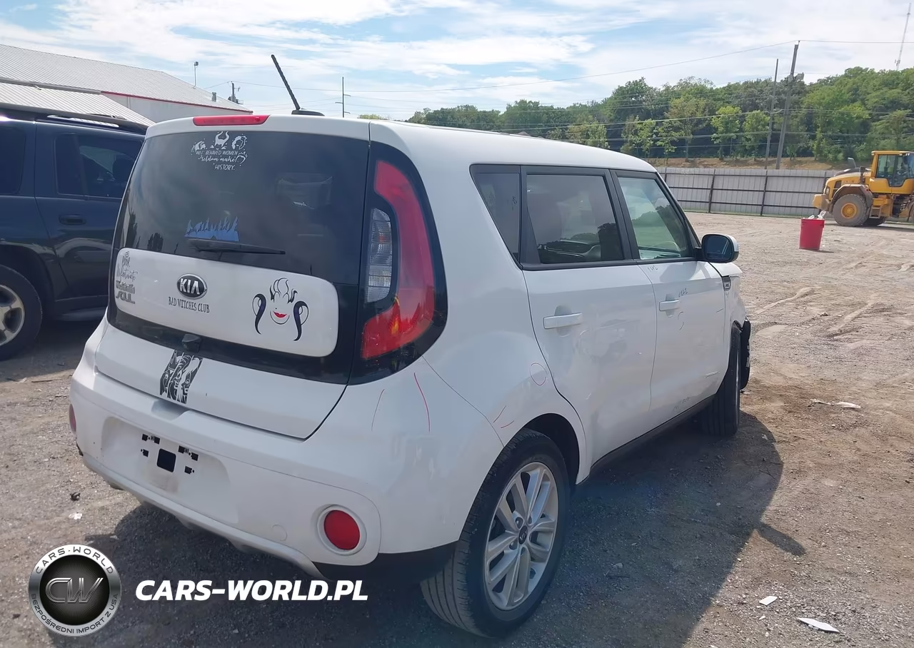 2018 Kia Soul + VIN:KNDJP3A5XJ7893248 - 4