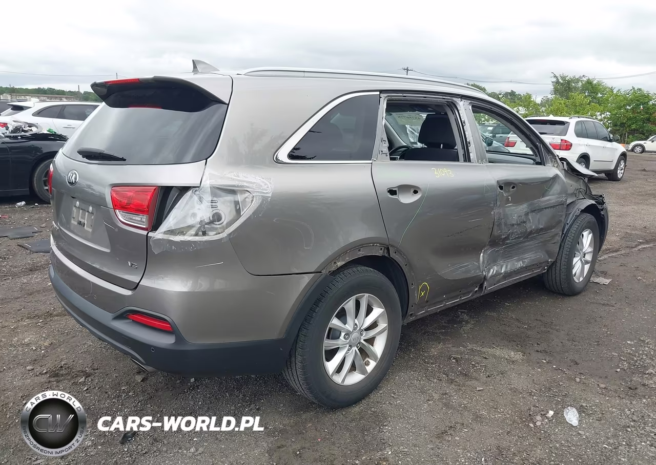 2017 Kia Sorento 3.3L Lx VIN:5XYPG4A50HG230137 - 4
