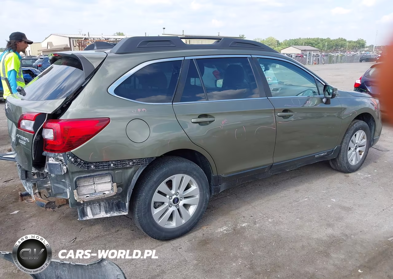 2017 Subaru Outback 2.5I Premium VIN:4S4BSAFCXH3440582 - 4