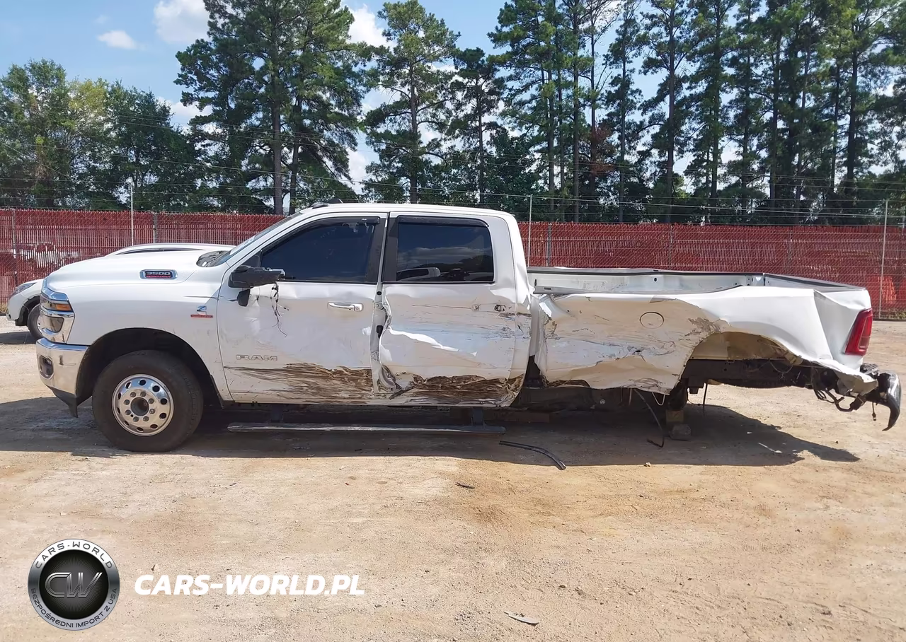 2025 Ram 3500 Laramie 4X4 8' Box VIN:3C63RRJL4SG520031 - 14