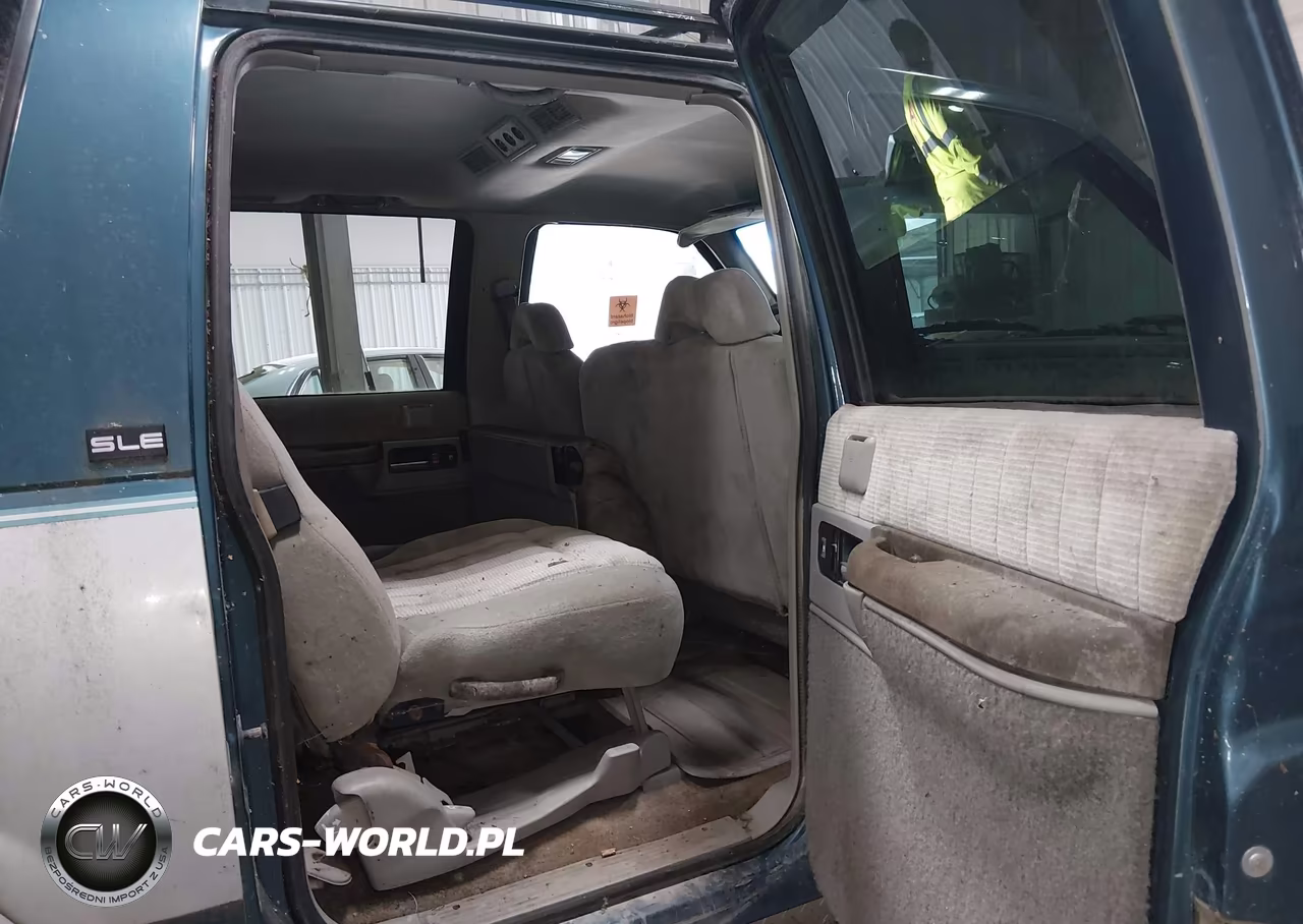 1994 GMC Suburban K1500 VIN:1GKFK16K9RJ767019 - 8