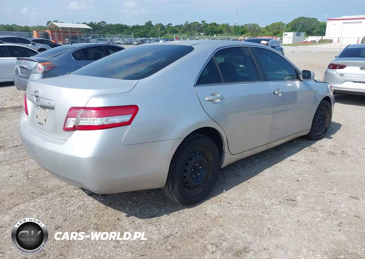2011 Toyota Camry VIN:4T1BF3EKXBU226444 - 4
