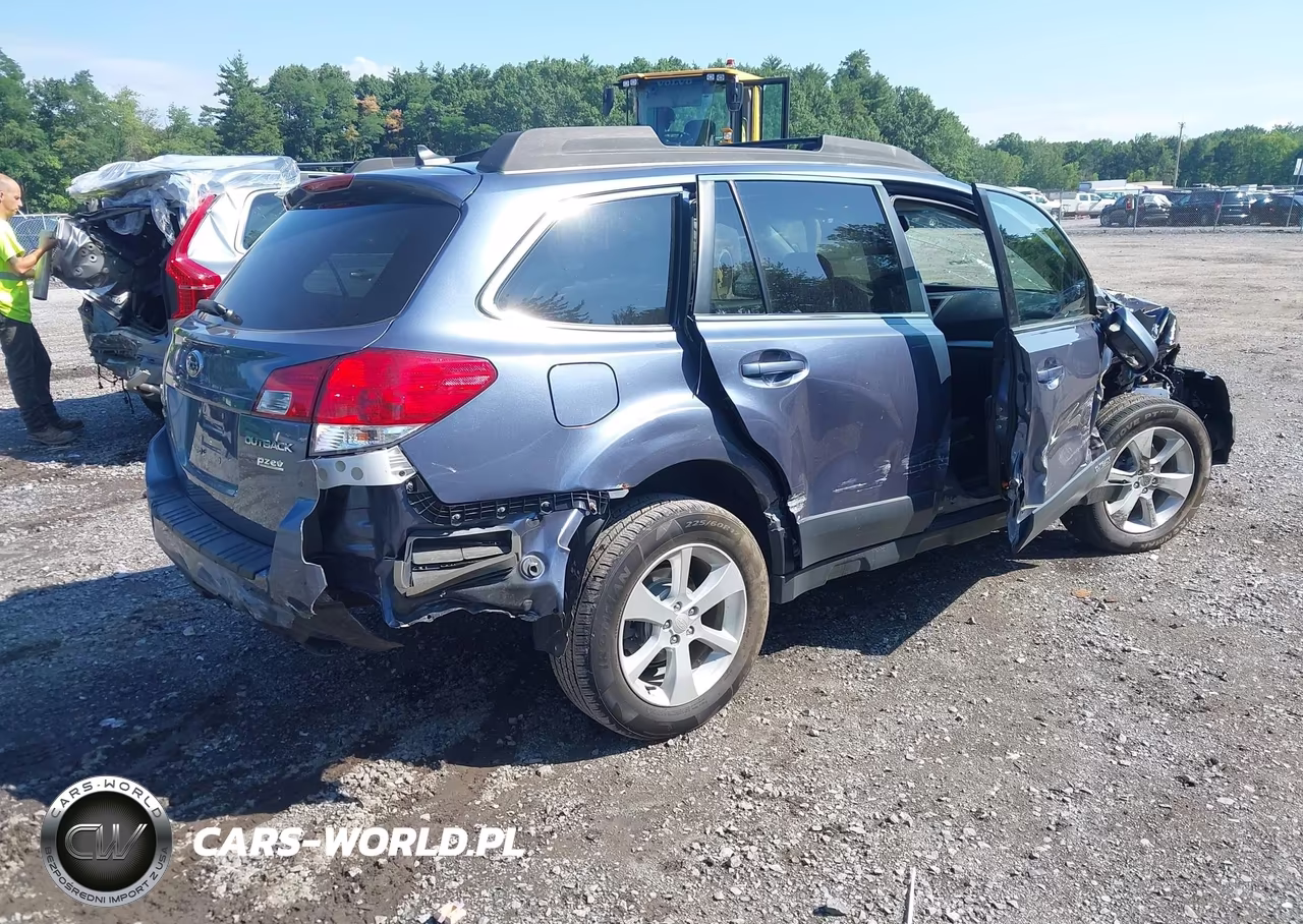 2014 Subaru Outback 2.5I Premium VIN:4S4BRBDC0E3250631 - 4