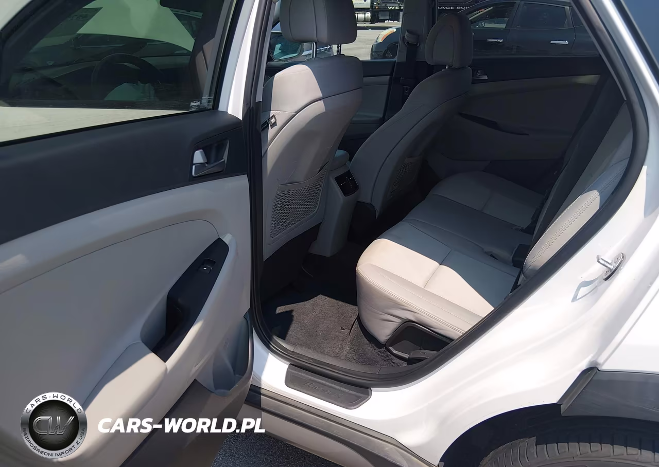 2017 Hyundai Tucson Sport VIN:KM8J3CA27HU326617 - 8