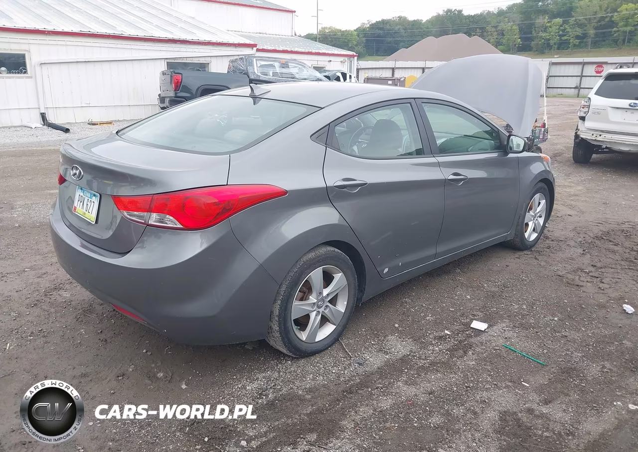 2013 Hyundai Elantra Gls VIN:5NPDH4AE5DH358392 - 4
