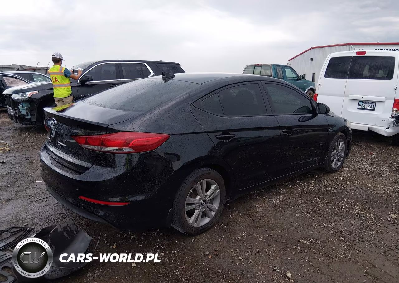 2017 Hyundai Elantra Se VIN:5NPD84LF0HH071568 - 4