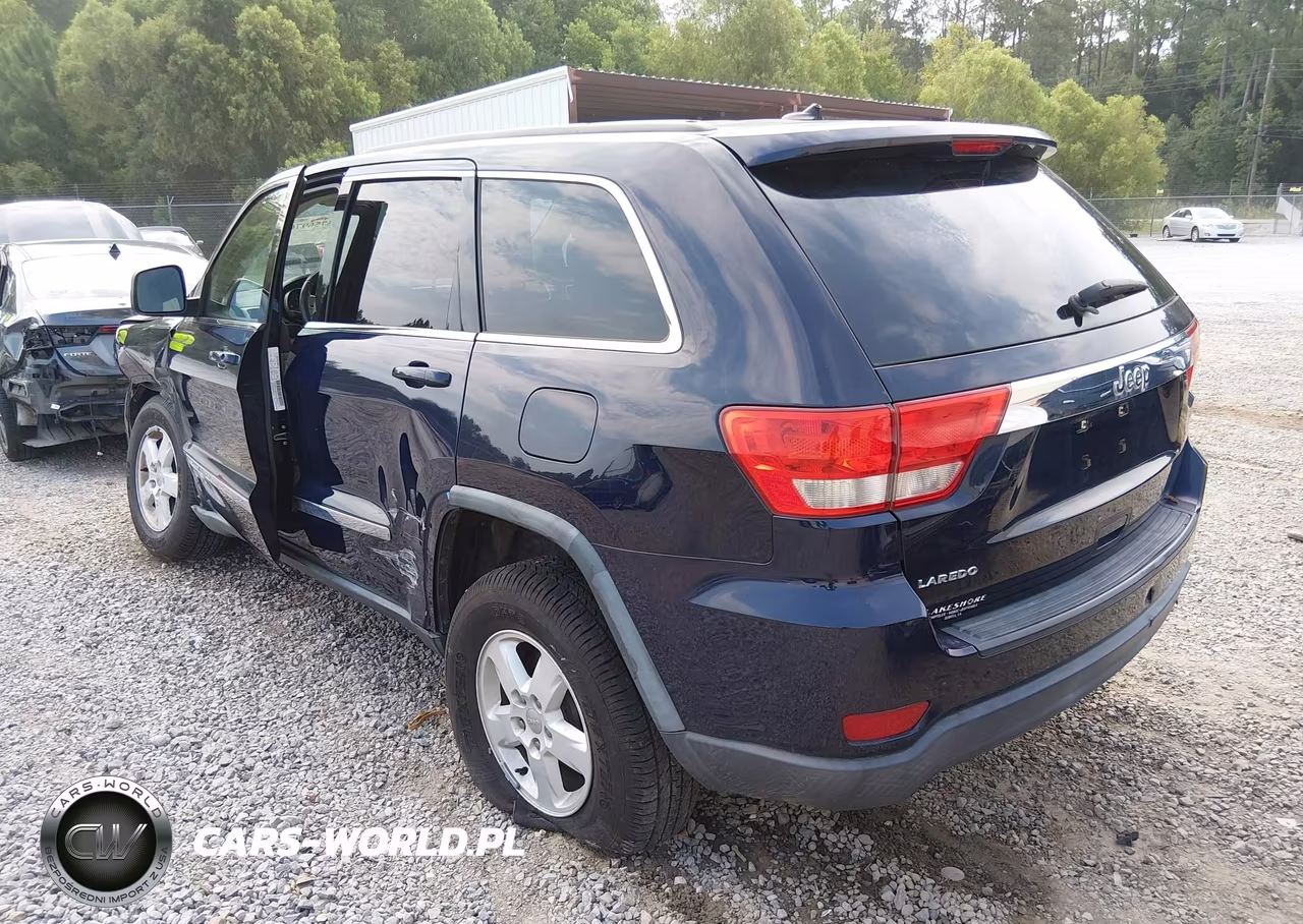2012 Jeep Grand Cherokee Laredo VIN:1C4RJEAG2CC236262 - 3