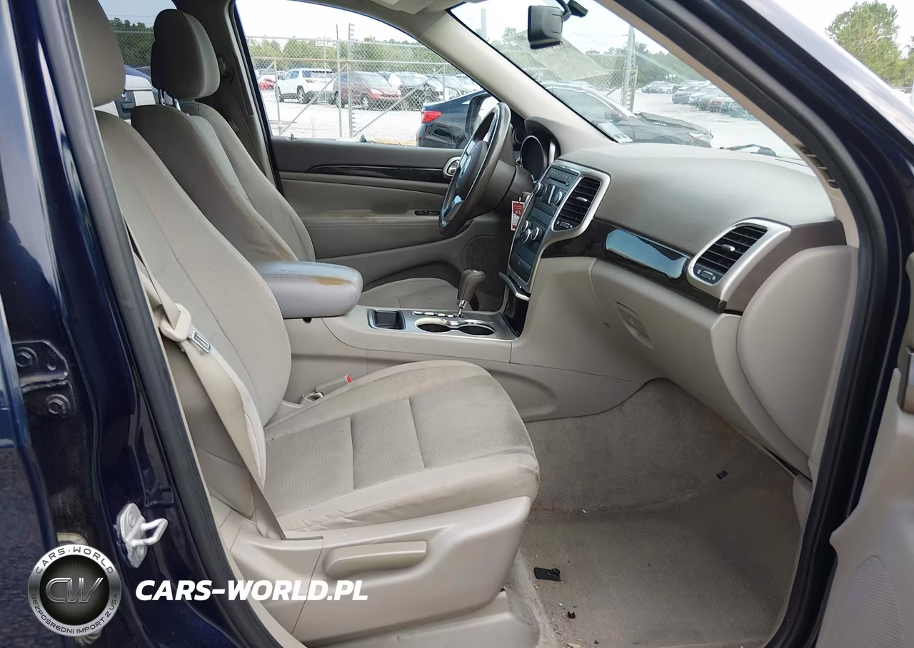 2012 Jeep Grand Cherokee Laredo VIN:1C4RJEAG2CC236262 - 5