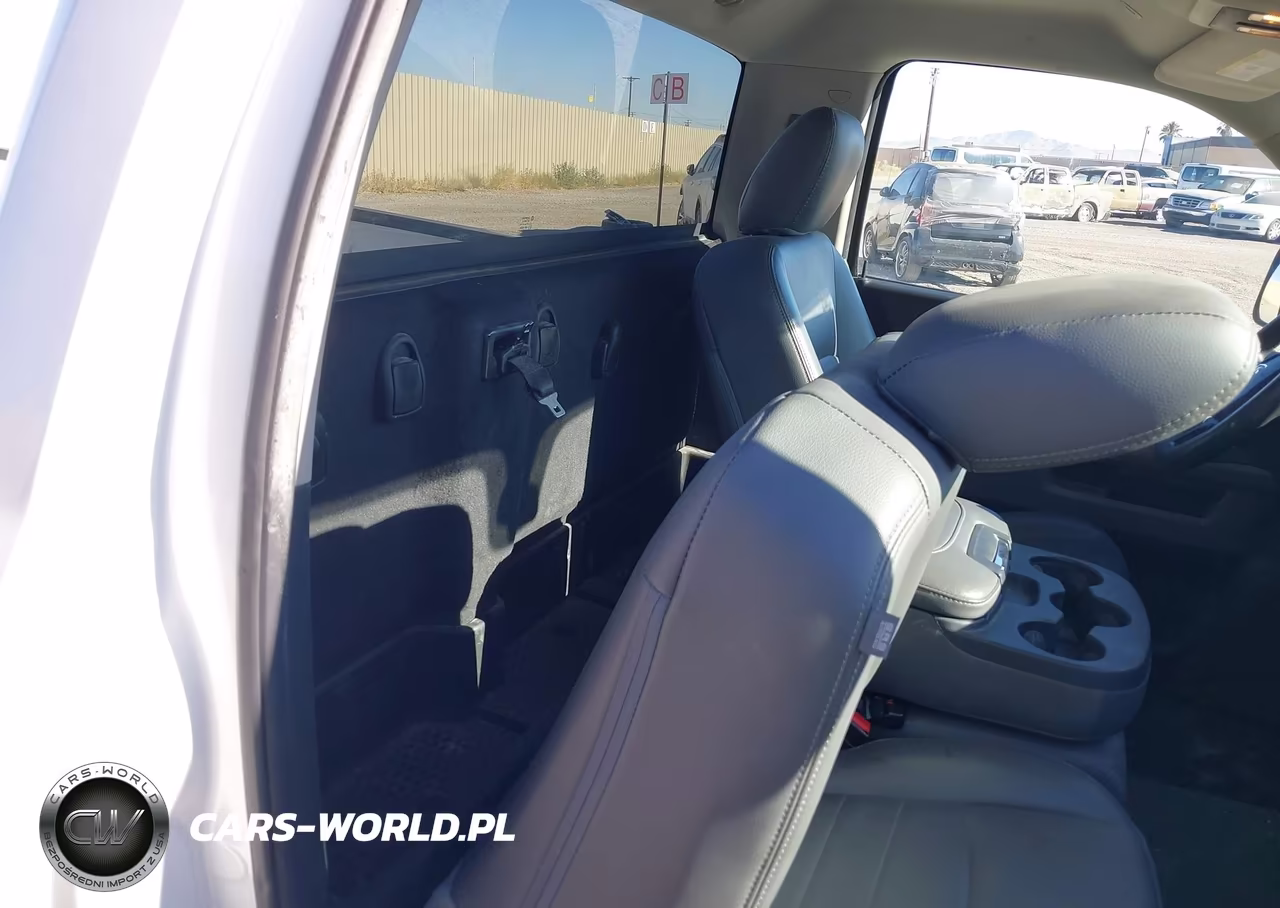 2018 Ram 3500 Tradesman 4X2 8' Box VIN:3C63RPAJ7JG318494 - 8