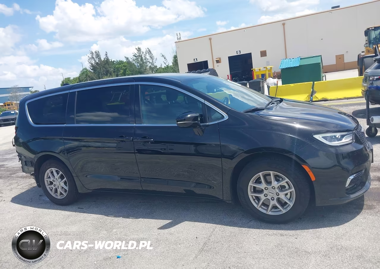 2025 Chrysler Pacifica Select VIN:2C4RC1BG1SR532087 - 14
