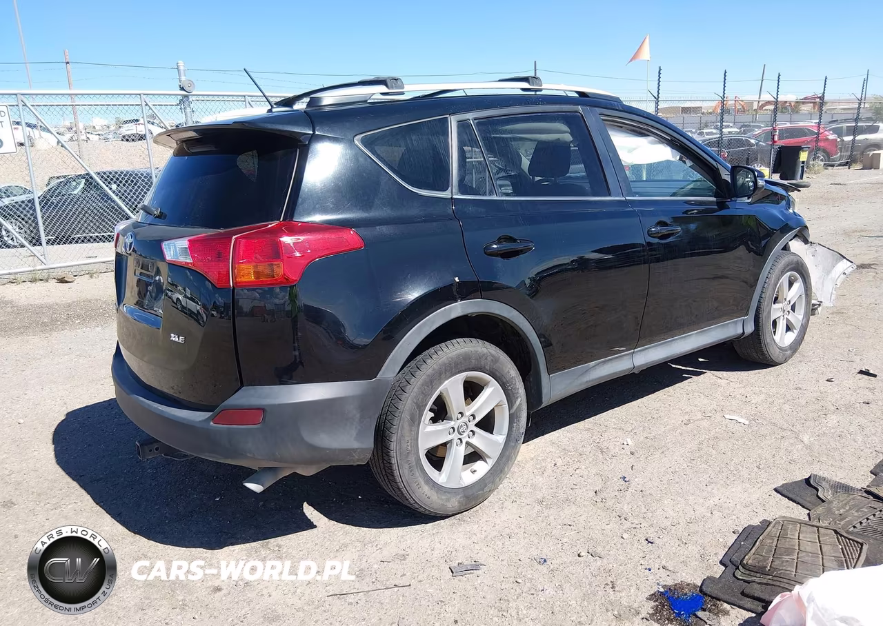 2015 Toyota Rav4 Xle VIN:2T3WFREV3FW186381 - 4