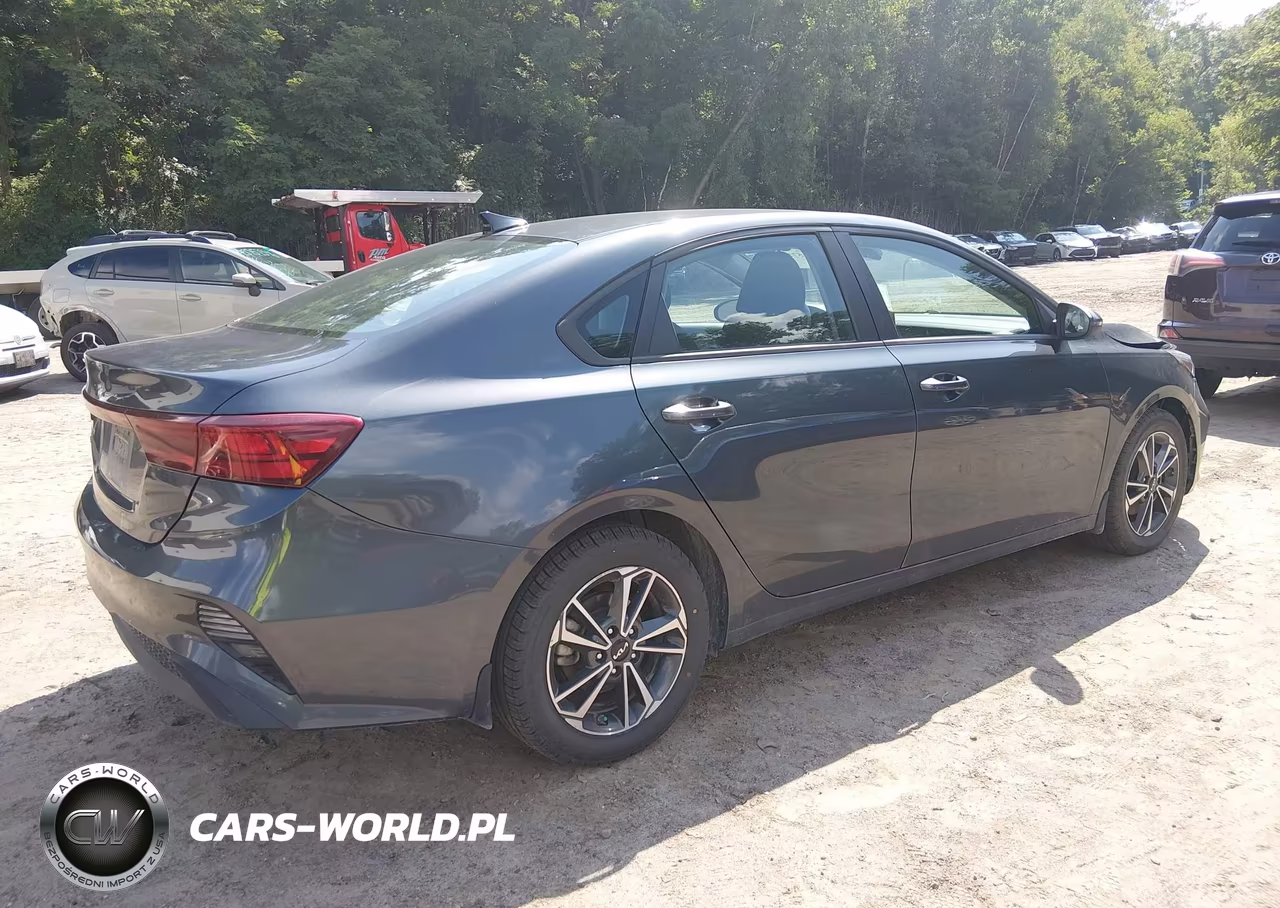 2022 Kia Forte Lxs VIN:3KPF24AD8NE418155 - 4