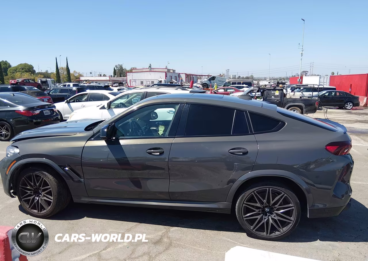 2022 BMW X6 M VIN:5YMCY0C05N9K70885 - 14