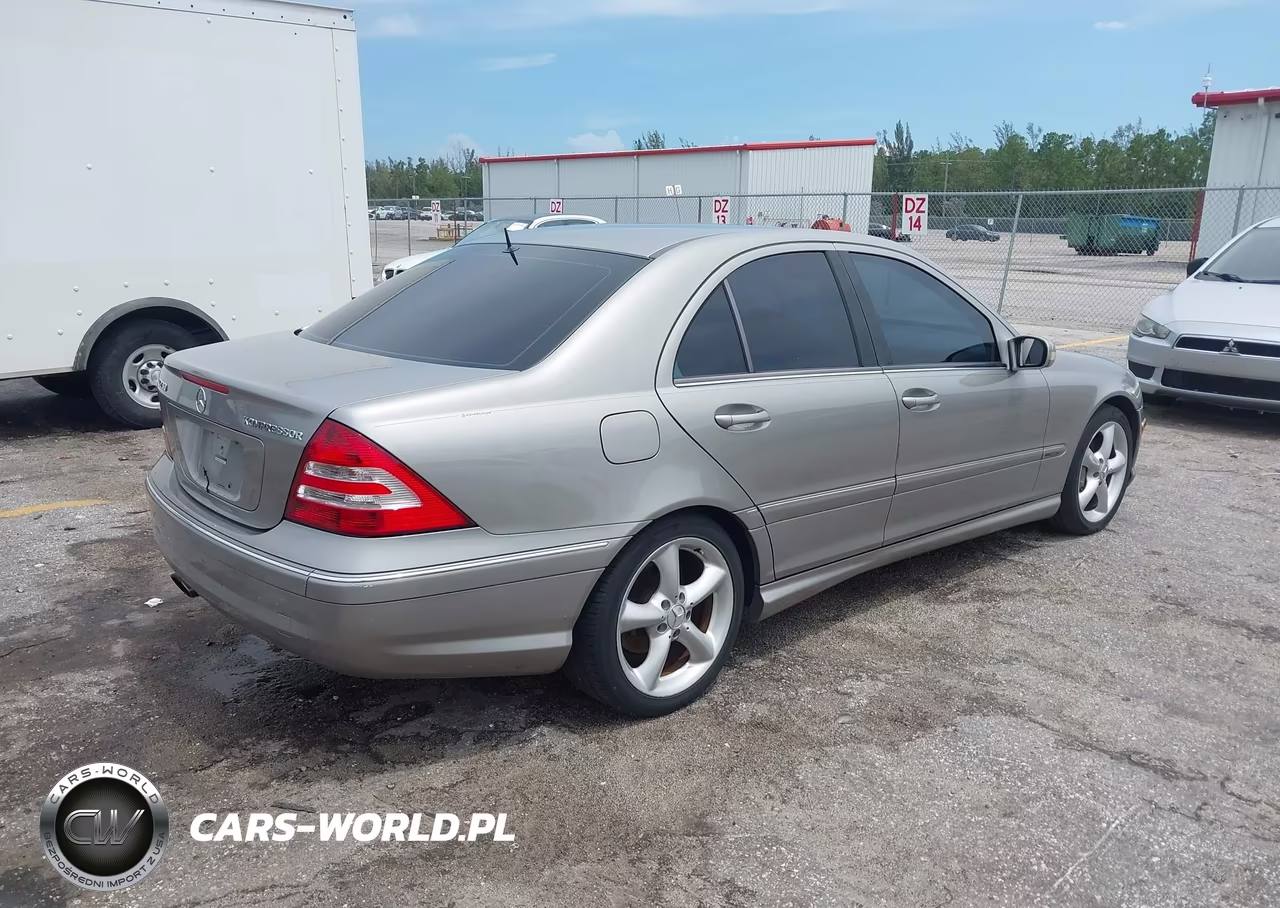 2005 Mercedes-Benz C 230 Kompressor Sport VIN:WDBRF40J25F603315 - 4
