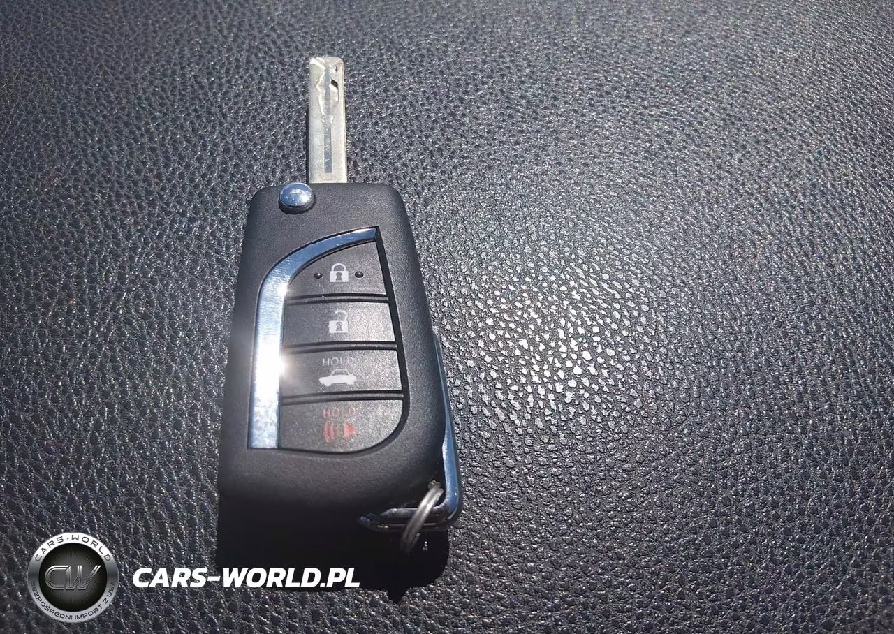 2020 Toyota Camry Le VIN:4T1C11AK9LU339722 - 11