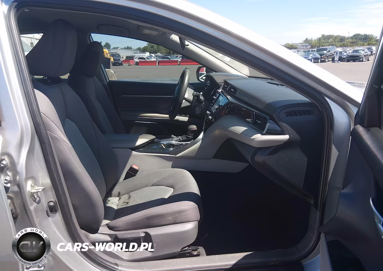 2020 Toyota Camry Le VIN:4T1C11AK9LU339722 - 5