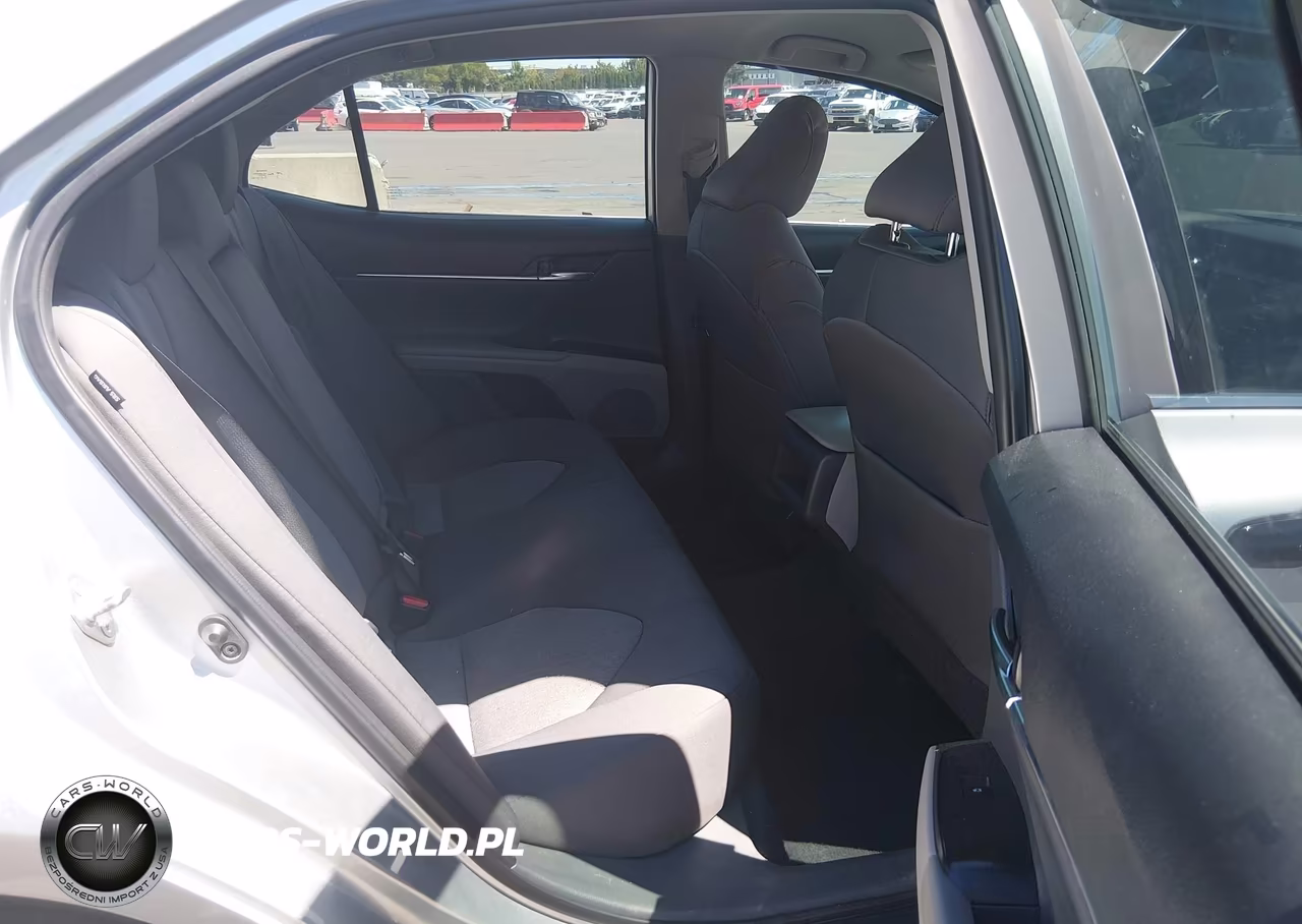 2020 Toyota Camry Le VIN:4T1C11AK9LU339722 - 8