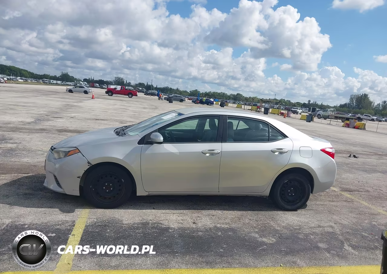 2015 Toyota Corolla Le VIN:2T1BURHE8FC229719 - 14