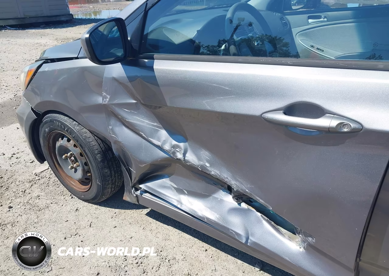 2013 Hyundai Accent Gls VIN:KMHCT4AE9DU505003 - 6