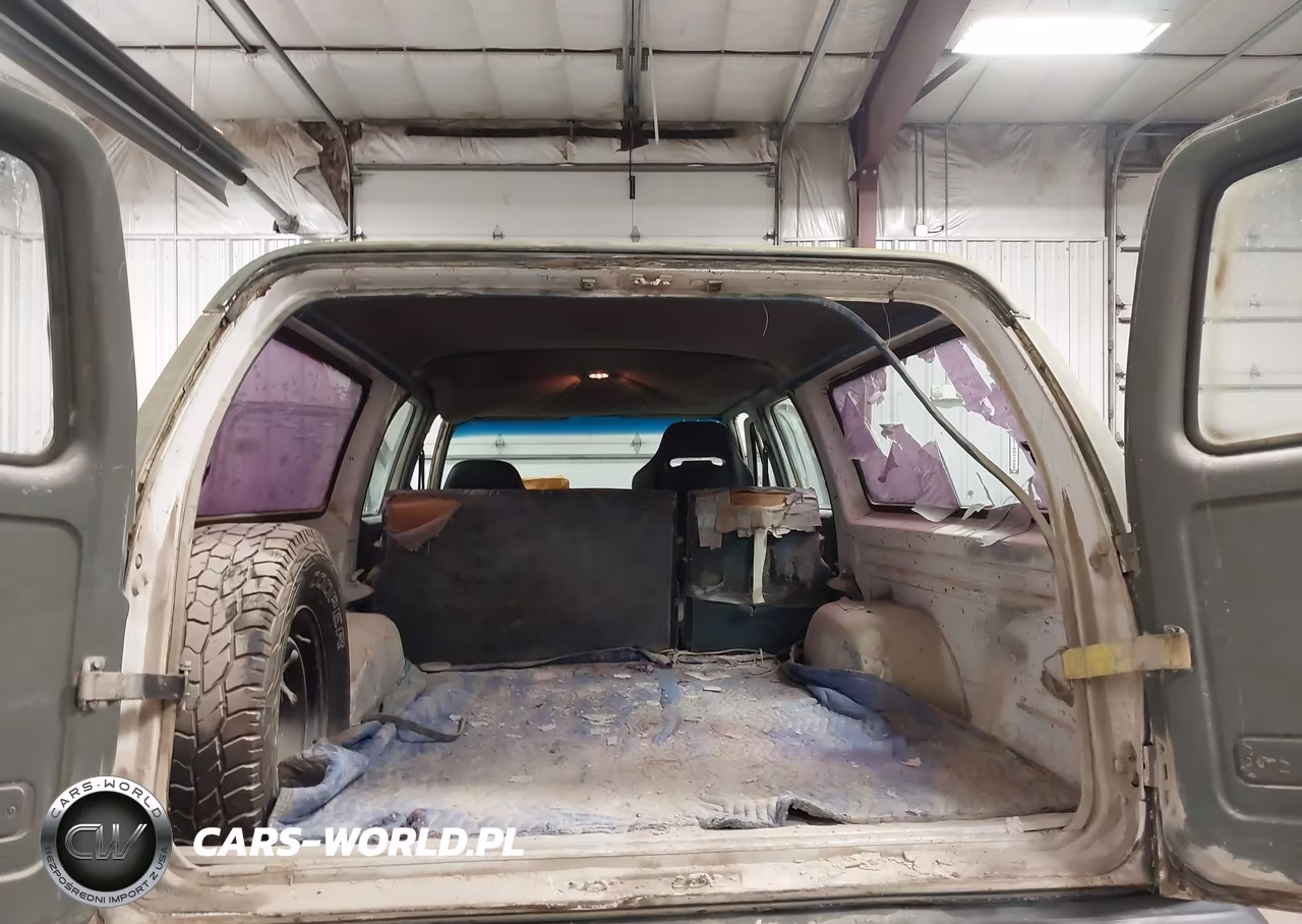 1983 Chevrolet Suburban K2 VIN:1G8GK26M5DF162072 - 18