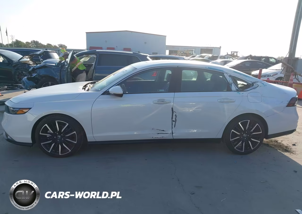 2025 Honda Accord Hybrid Touring VIN:1HGCY2F84SA094414 - 14