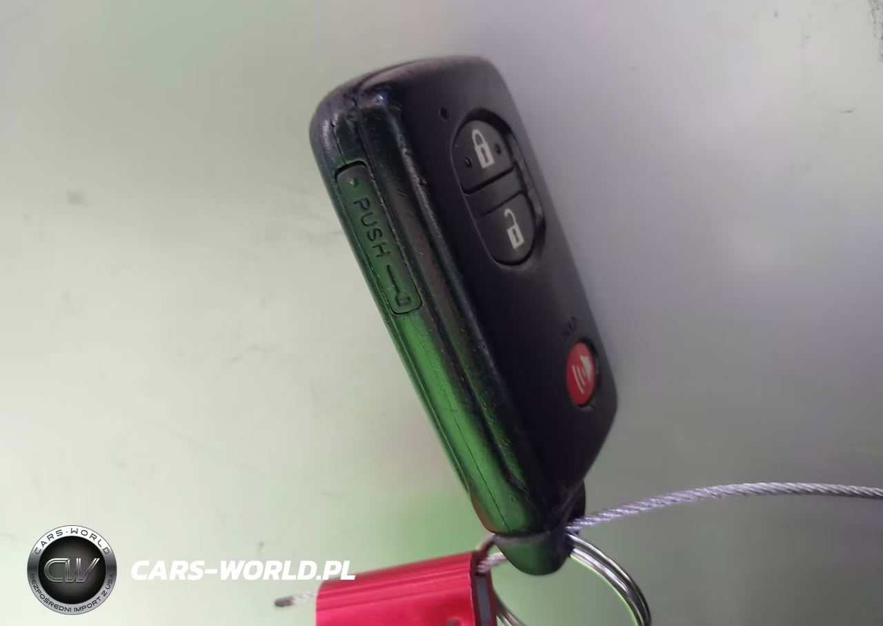 2015 Toyota Prius Two VIN:JTDKN3DU2F0455305 - 11
