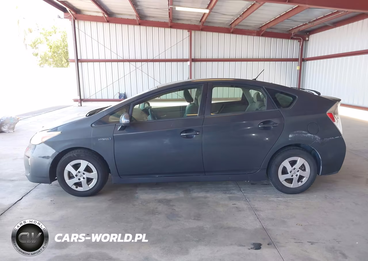 2015 Toyota Prius Two VIN:JTDKN3DU2F0455305 - 14