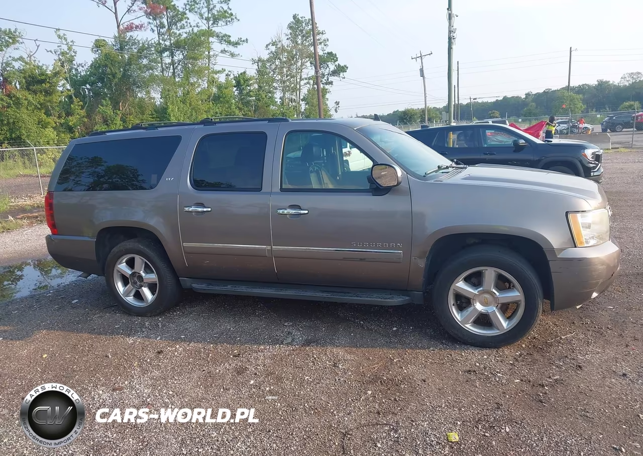 2011 Chevrolet Suburban Ltz VIN:1GNSKKE39BR373352 - 13