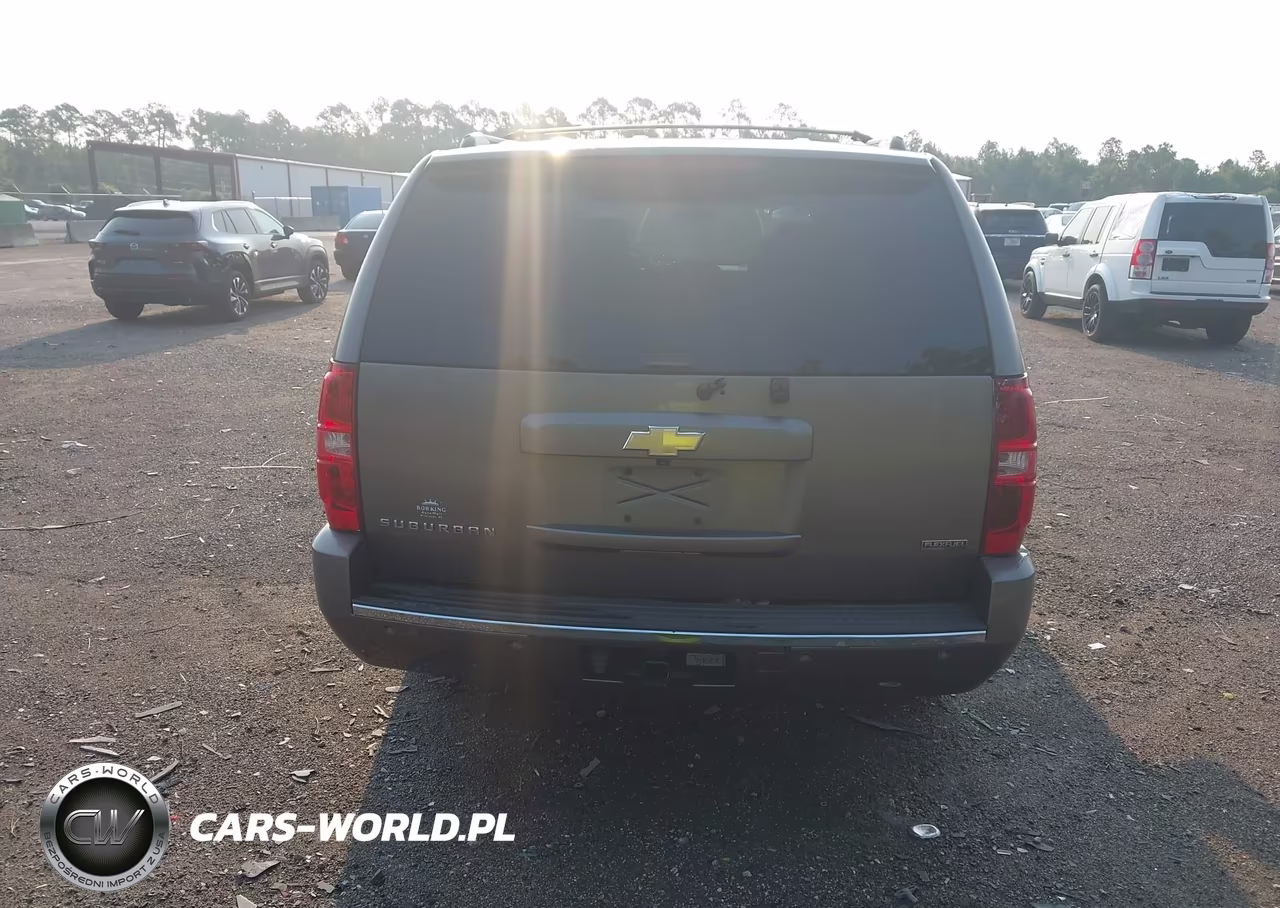 2011 Chevrolet Suburban Ltz VIN:1GNSKKE39BR373352 - 16