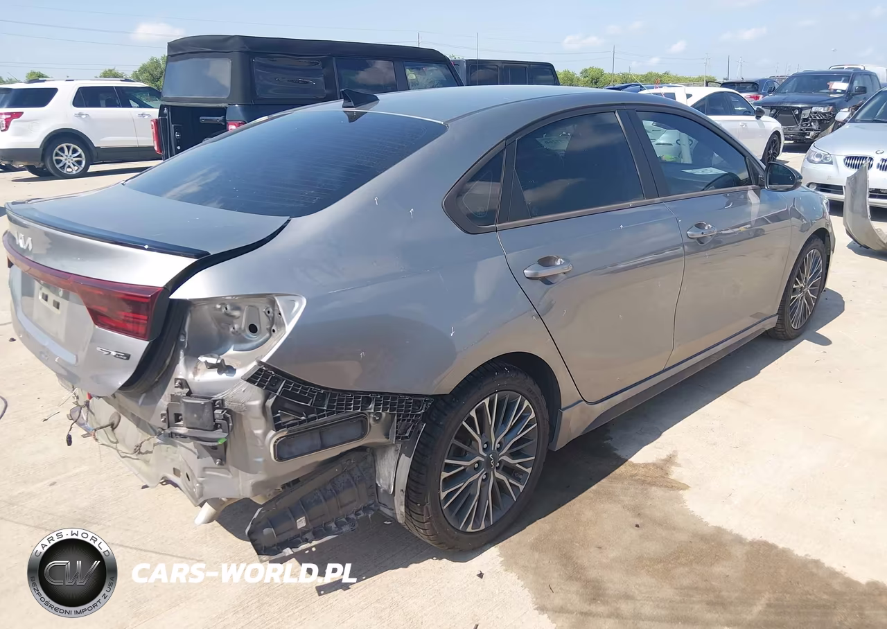 2022 Kia Forte Gt-Line VIN:3KPF54AD8NE436596 - 4