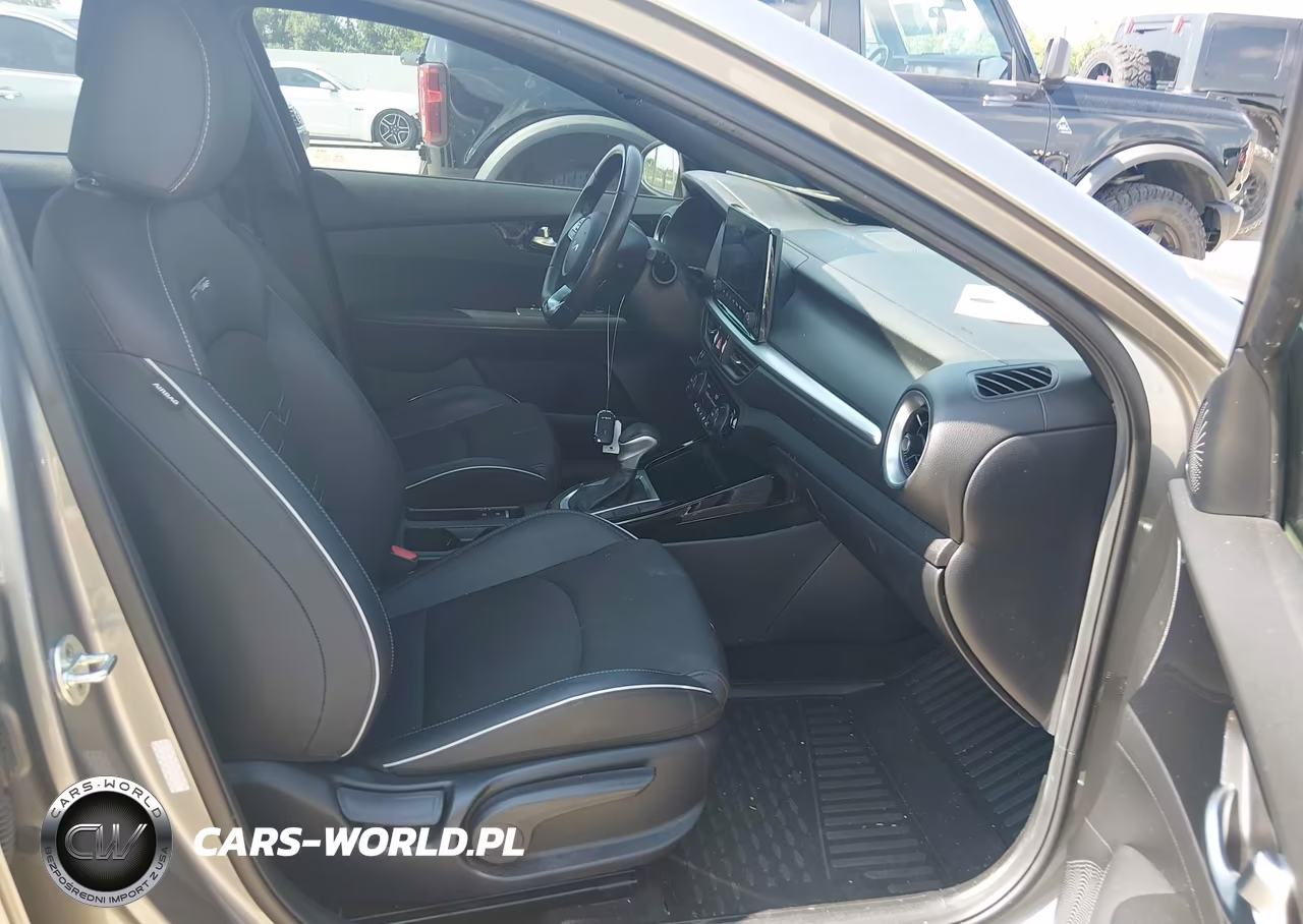 2022 Kia Forte Gt-Line VIN:3KPF54AD8NE436596 - 5