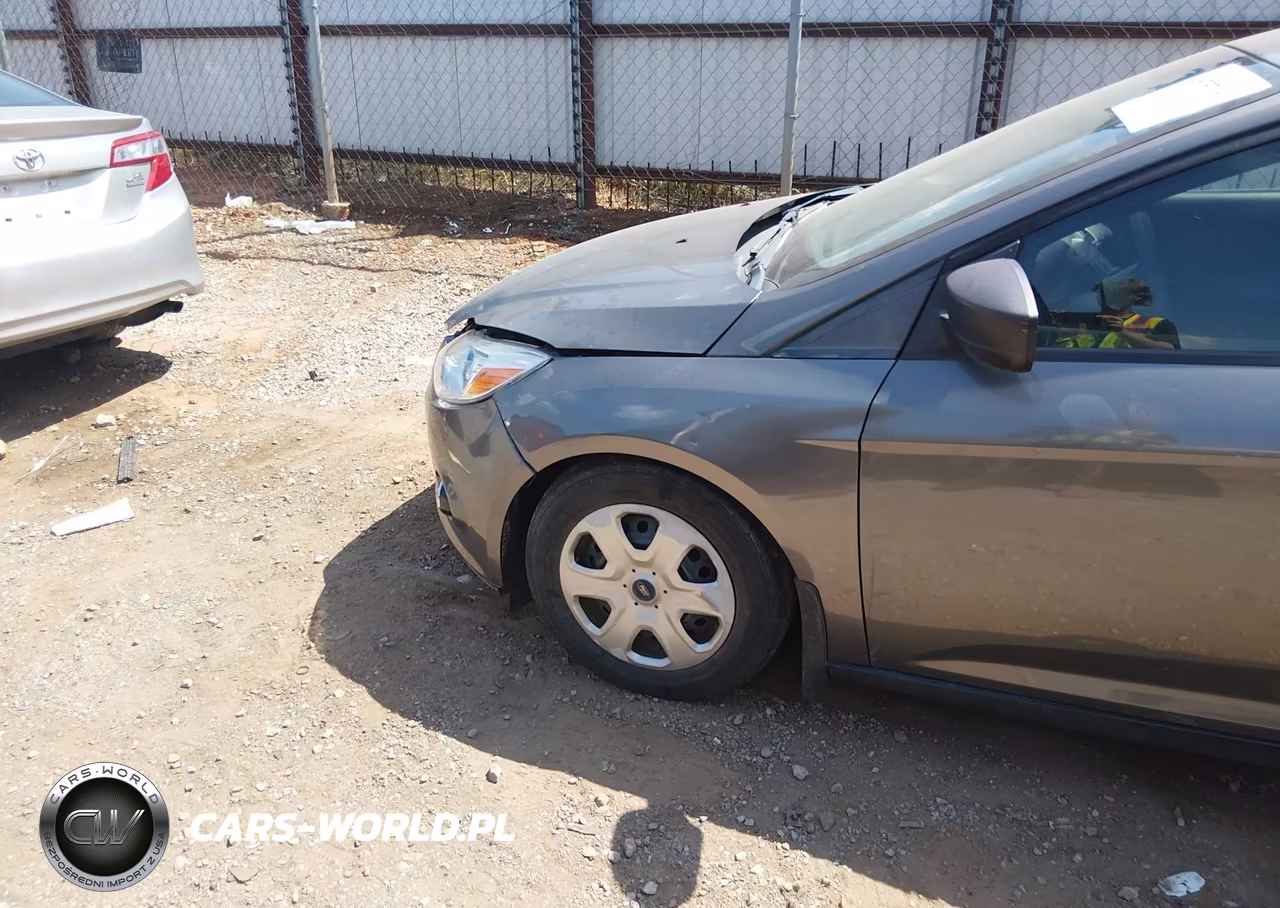 2014 Ford Focus S VIN:1FADP3E26EL270273 - 6