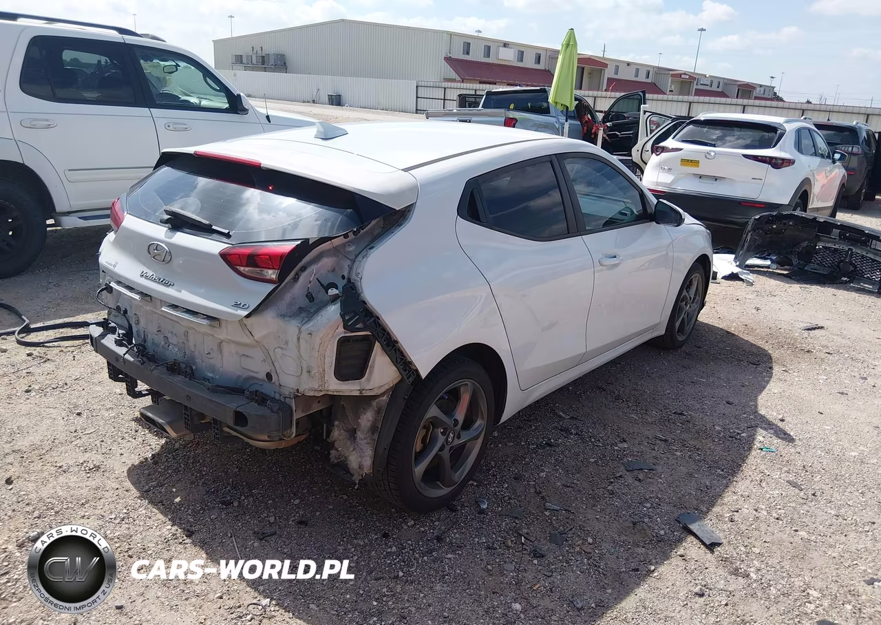 2020 Hyundai Veloster 2.0 VIN:KMHTG6AF0LU026556 - 4
