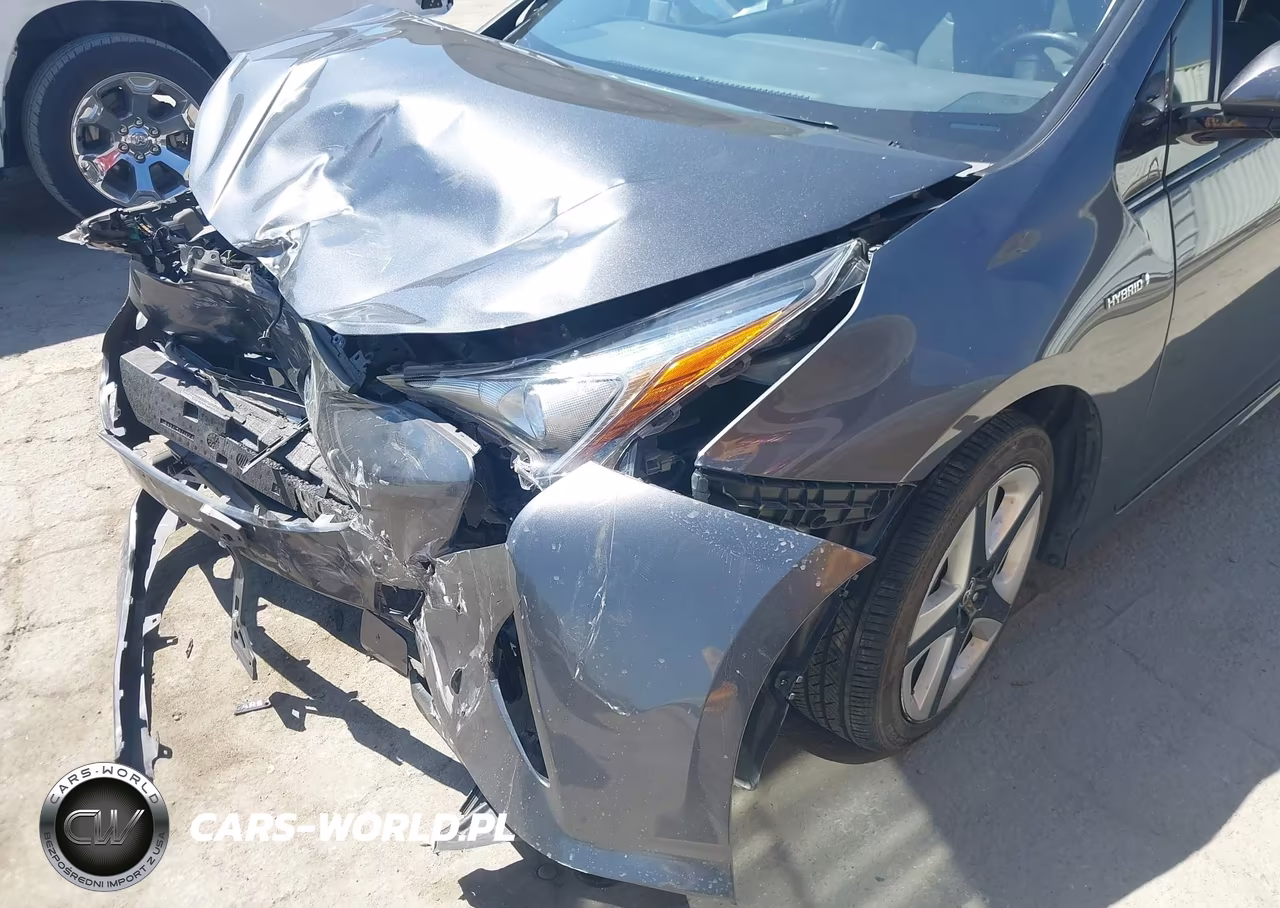 2016 Toyota Prius Three Touring VIN:JTDKARFU5G3006390 - 6