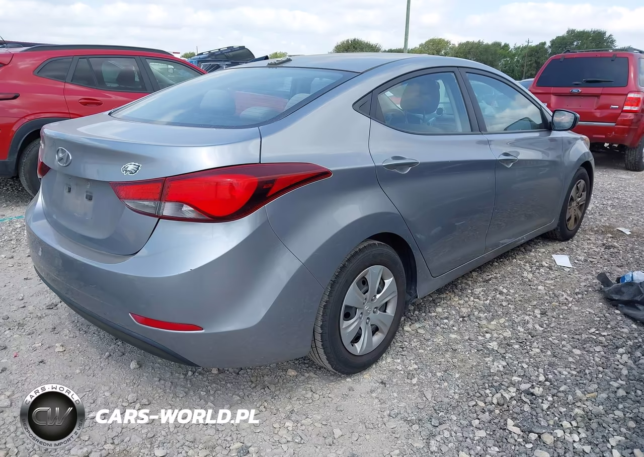 2016 Hyundai Elantra Se VIN:5NPDH4AE3GH664141 - 4