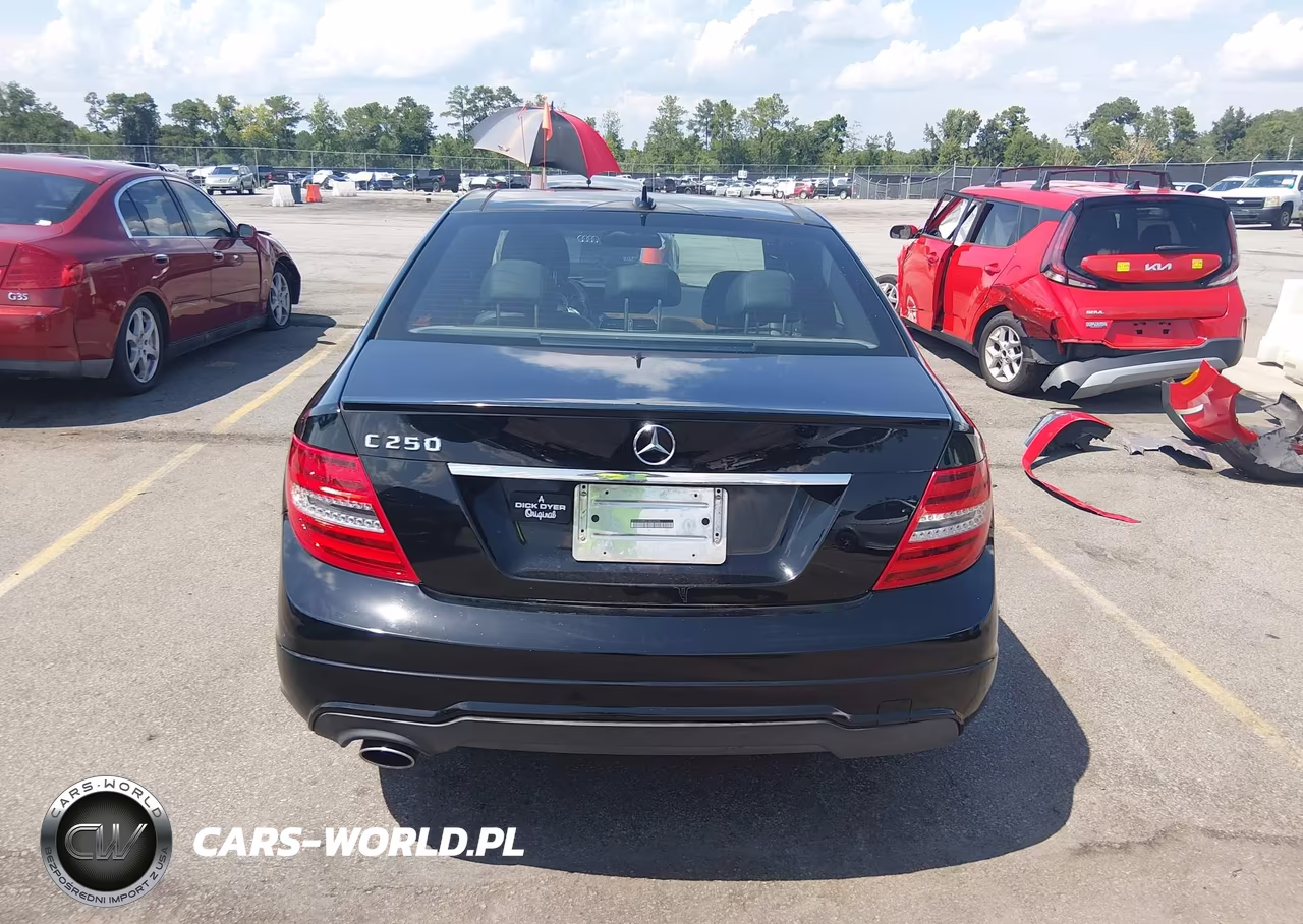 2012 Mercedes-Benz C 250 Sport VIN:WDDGF4HBXCA630185 - 16