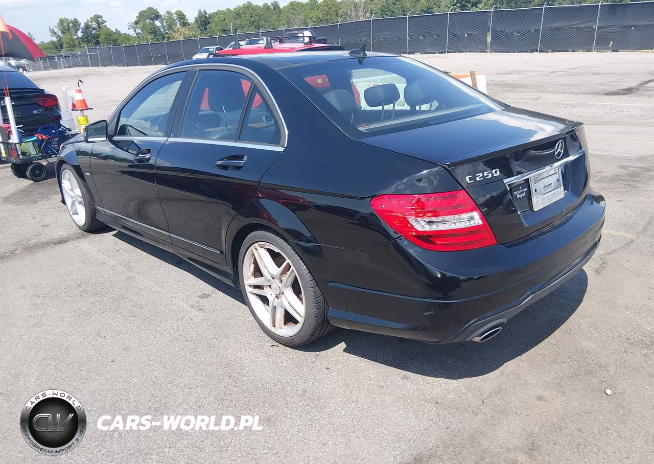 2012 Mercedes-Benz C 250 Sport VIN:WDDGF4HBXCA630185 - 3