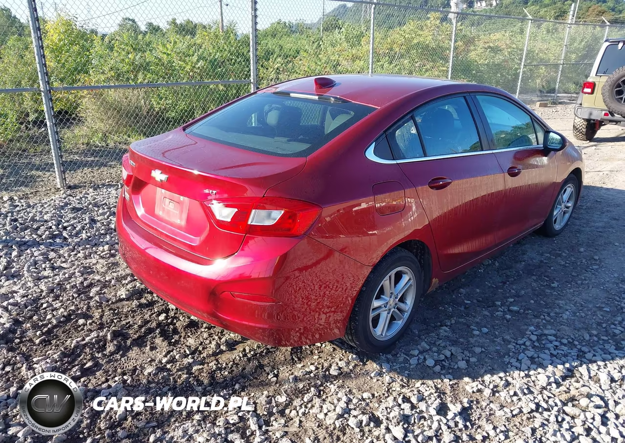 2017 Chevrolet Cruze Lt Auto VIN:1G1BE5SM6H7132375 - 4